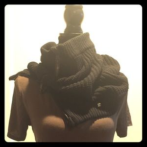 LuluLemon Infinity Scarf, Black